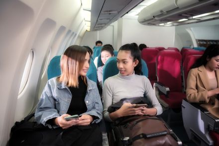 女性が「同性が座る席の隣」を選べる機能をインドの航空会社が試験中