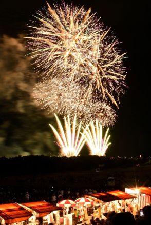 5年ぶり復活、夜空に大輪の花　市民納涼花火大会