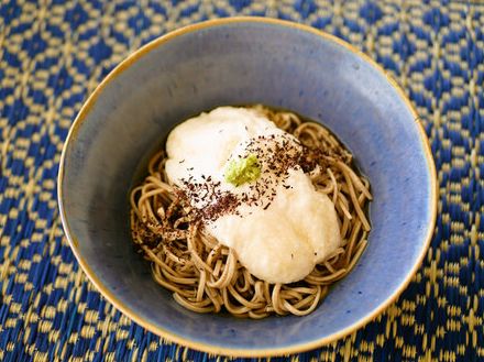 【冷たいお蕎麦アレンジ】 とろろ＆ゆかりのっけ蕎麦 長芋、わさび、ゆかりトリオが大活躍