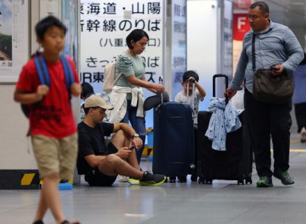 台風7号、Uターンラッシュを直撃　東京駅は閑散、戸惑いの声も