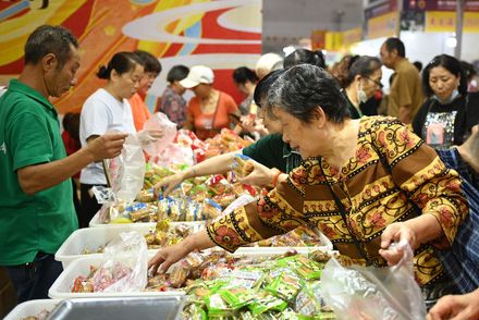 今年の月餅市場、手頃なギフトボックスが増加