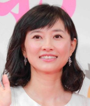 イメージ激変！菊川怜　全身ショット二度見「足長～い」実は３児のママ「細～」「スタイル抜群」