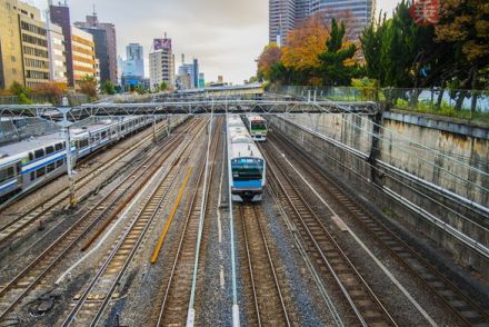 「鉄道の街」もはや鉄道が脇役に!? どんどん埋められる高輪＆品川 激変中の“今だけの光景”