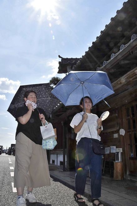 今季最高４０度記録、うだるうだつの町　岐阜・美濃市、涼求め甘味処に列