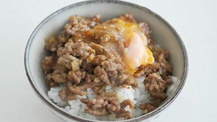 暑くてげんなりする夏におすすめ！安くて食欲を増す「カレーそぼろ丼」家で簡単に作る技　冷蔵で保存可能、うどんやそうめんにもマッチ