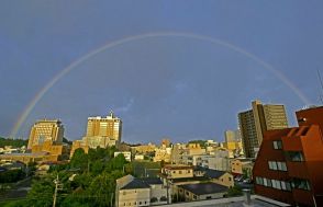 嵐の前の美しさ？　台風なのに…宇都宮の空に虹　気象台「珍しくはない」