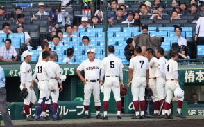 【甲子園】大社の中堅手がまさかの後逸…早稲田実の打者走者が一気に勝ち越しの生還