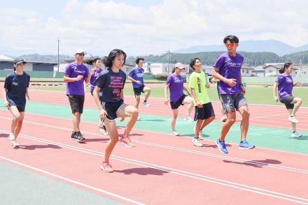 「体の軸意識してみて」  飯田で中高生と練習  同志社大陸上競技部【長野県飯田市】