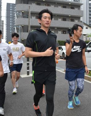 自民・小林鷹之氏、ランニング姿公開　総裁選「遠くない時期に判断」