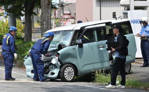 バスと軽乗用車が正面衝突　5歳と7歳が心肺停止　福岡の国道