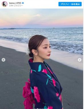 板野友美、艶やか浴衣姿披露　バックには夕日と思い出の海が「また素敵な思い出に塗り替えられました」