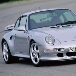 4代目「993ターボ」はツインターボと4WDで劇的進化【ポルシェ 911ターボ 50周年の道程④】