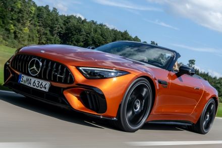 圧巻のパワーとサウンド！　メルセデスAMG SL 63 S Eパフォーマンスへ試乗　動力源はGTのPHEVと同じ