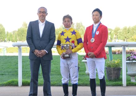 札幌の小野伸二O．N．Oが札幌記念の表彰プレゼンター　初めて買った馬券の結果は…