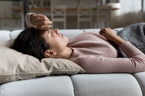 42歳、夜は眠れず昼に眠くなる日々。「更年期？ それとも別の病気⁉」ついには過食と拒食を繰り返すように