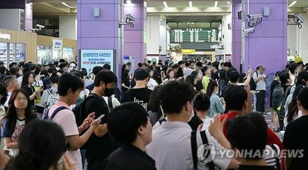 脱線事故で大混乱の高速鉄道　始発から通常運転＝韓国