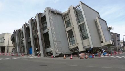 地震で倒壊した7階建てビル 上部から輪切りで解体へ 石川・輪島市