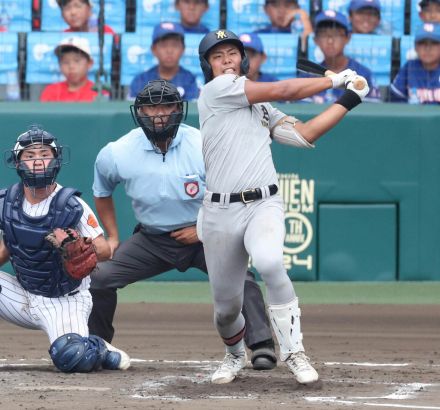 【甲子園】青森山田が初の４強進出　４回から登板のエース・関が粘り強い投球で魂の救援