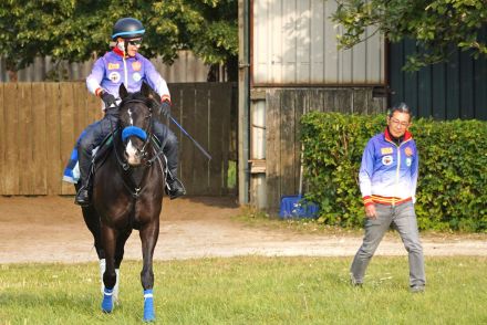 【インターナショナルＳ】ドゥレッツァ順調　コース視察を終えた尾関知人調教師「日本馬向きの馬場」