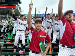 【甲子園】キレキレダンスでナイン鼓舞　滋賀学園・荒井浩志応援団長「めちゃ楽しい」夏終わる