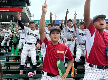 【甲子園】キレキレダンスでナイン鼓舞　滋賀学園・荒井浩志応援団長「めちゃ楽しい」夏終わる