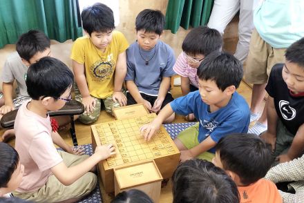 松本君がAクラス優勝　子供たちが将棋、腕試し　三重・松阪普及同好会