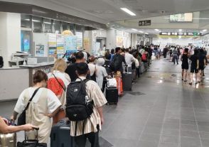 台風9号で船の欠航98便、帰省客も直撃　きょう20日も「警報級」大雨の恐れ　沖縄（19日午後6時現在）