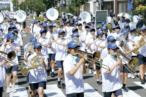 OMF盛り上げる音色、楽都に響く 吹奏楽パレードと合同演奏会　長野県松本市