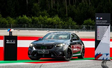 MotoGP最速ライダーに新型「BMW M5」贈呈へ