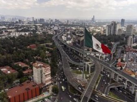 メキシコがサムライ債準備、日銀利上げ後も低利回りの円市場に復帰へ