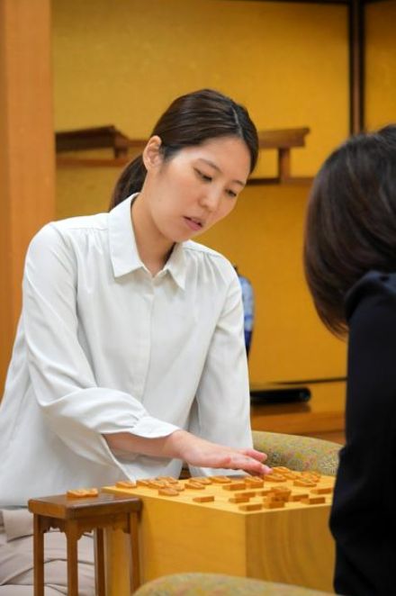 将棋の福間香奈・清麗がタイトル防衛　六つ目の「クイーン」資格獲得