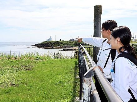 「近くて遠い島」実感　北方領土学ぶ富山県内中学生視察団が納沙布岬に、返還への思い強く