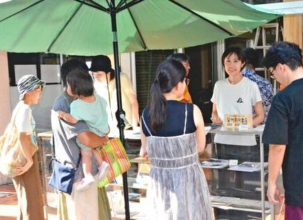 一箱サイズの本屋さん　最大65人の箱店主がシェアする「共同書店」　那覇市・栄町で10月オープンへ　クラウドファンディングも募る