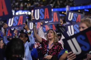 米民主党大会2日目、オバマ氏が演説へ　ハリス氏の支持訴え