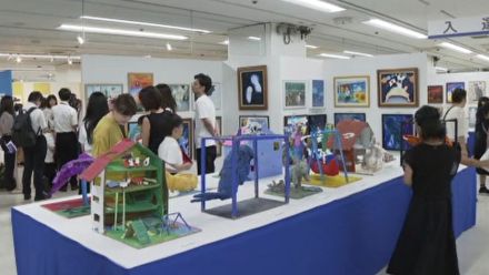 石川県内の小中学生の力作一堂に　北國少年少女美術展