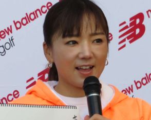 ４月に双子出産した有村智恵が練習再開「ボールを打てる気がしませんでしたが…」その結果は