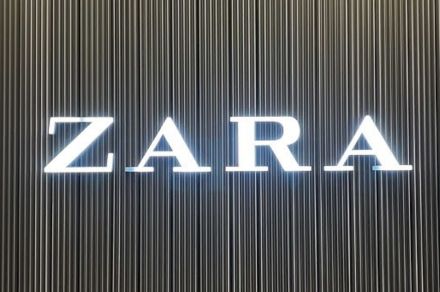 ZARAの「オーロラみたいなバッグ」がカワイイ！高見えデザインで、コーデがパッと華やぎます！《購入レビュー》