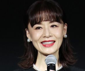 大地真央、初回転すしで仰天行動「なあにこれ？」→「すいません、お茶下さい」→大爆笑、なぜ？