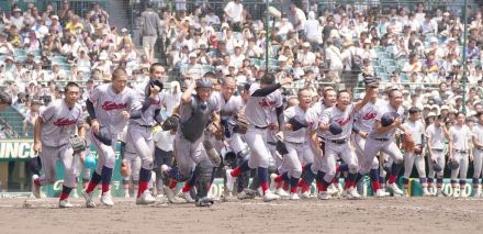 朝鮮日報、甲子園で躍進の京都国際に「韓国語校歌に騒がない日本」　韓国は君が代放送批判