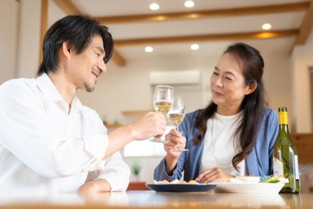 夫が「1週間に1回」外飲みしています。節約したいので家で飲んでもらおうと思います。どれぐらい変わりますか？