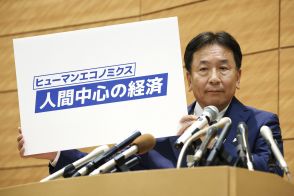 枝野氏、中道路線アピール　「原発ゼロ」封印、対共産も再構築　立民