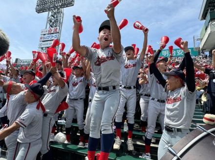 全校生徒１３８人、前身は韓国系の「京都国際」が甲子園の夢の舞台で決勝へ進出