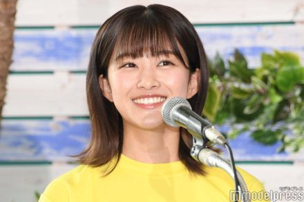 原田葵アナ、ショーパンで美脚全開「脚長い」「無邪気で可愛い」の声