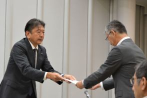 東電の小早川社長、柏崎刈羽原発の廃炉計画を地元に表明　「2基再稼働後、2年以内」