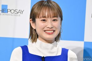 高橋愛、絶景プールで美スタイル披露「透明感すごい」「水着可愛い」と反響