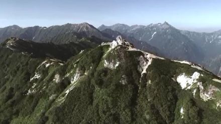 めまいなどで歩行できない状態…北アルプス燕岳の山小屋で体調を崩した75歳の男性をヘリで救助