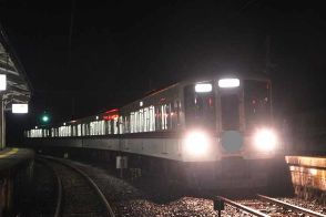 臨時夜行急行「西武新宿発」で運転！ 途中駅には17年ぶり乗り入れ 特異な経路で秩父へ