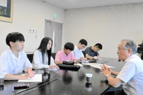 福島県双葉町長にインタビュー　磐城桜が丘高生徒と県内出身の大学生有志　エネルギー政策で新聞づくり