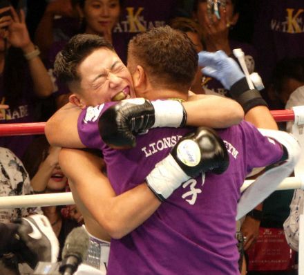 渡辺海“佐々木尽流左フック”さく裂！　衝撃の初回KO勝ちでWBOAP新王者　鈴木稔弘は担架で救急搬送