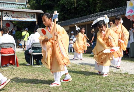 洲崎神社で例大祭　民俗文化財「ミノコオドリ」奉納　館山（千葉県）